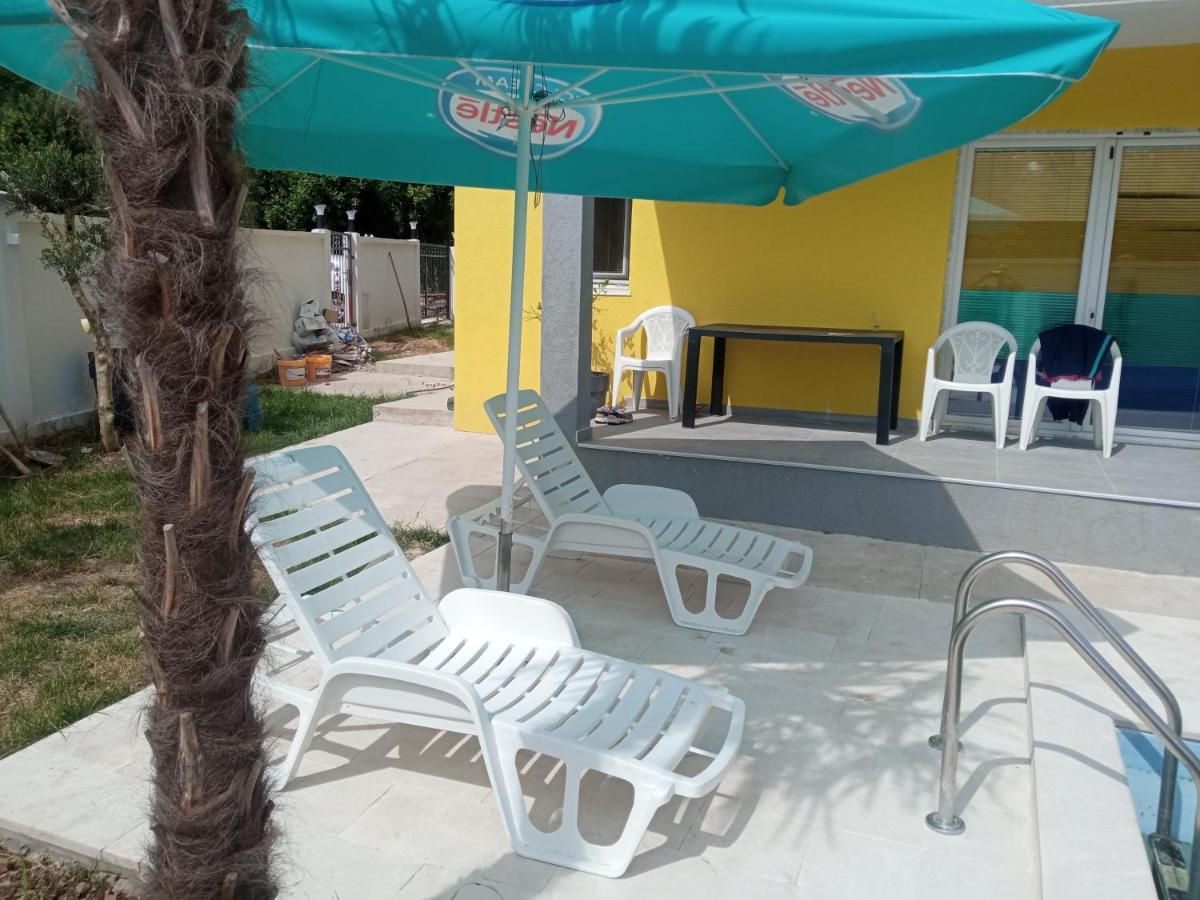 הוילה הרצג-נובי House With Pool - Mitrovic מראה חיצוני תמונה