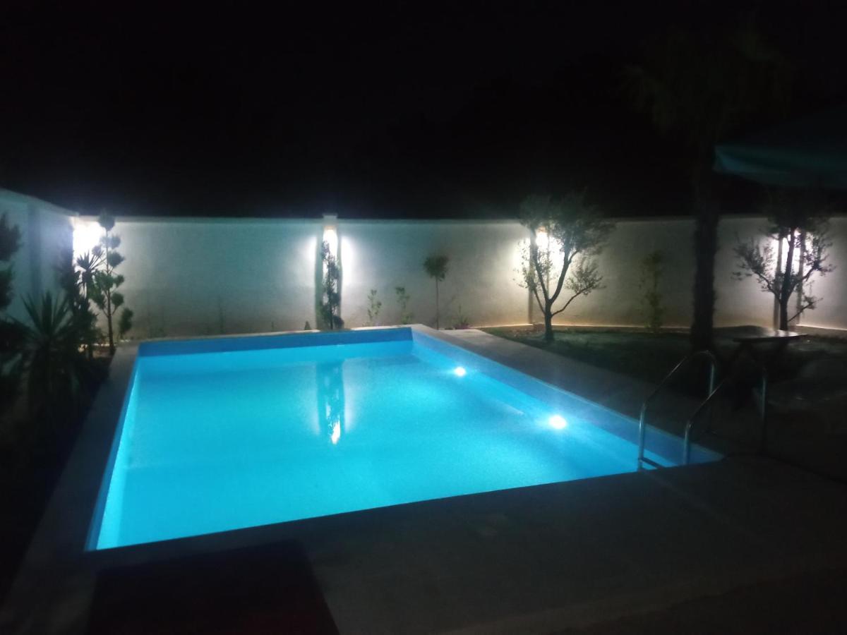 הוילה הרצג-נובי House With Pool - Mitrovic מראה חיצוני תמונה