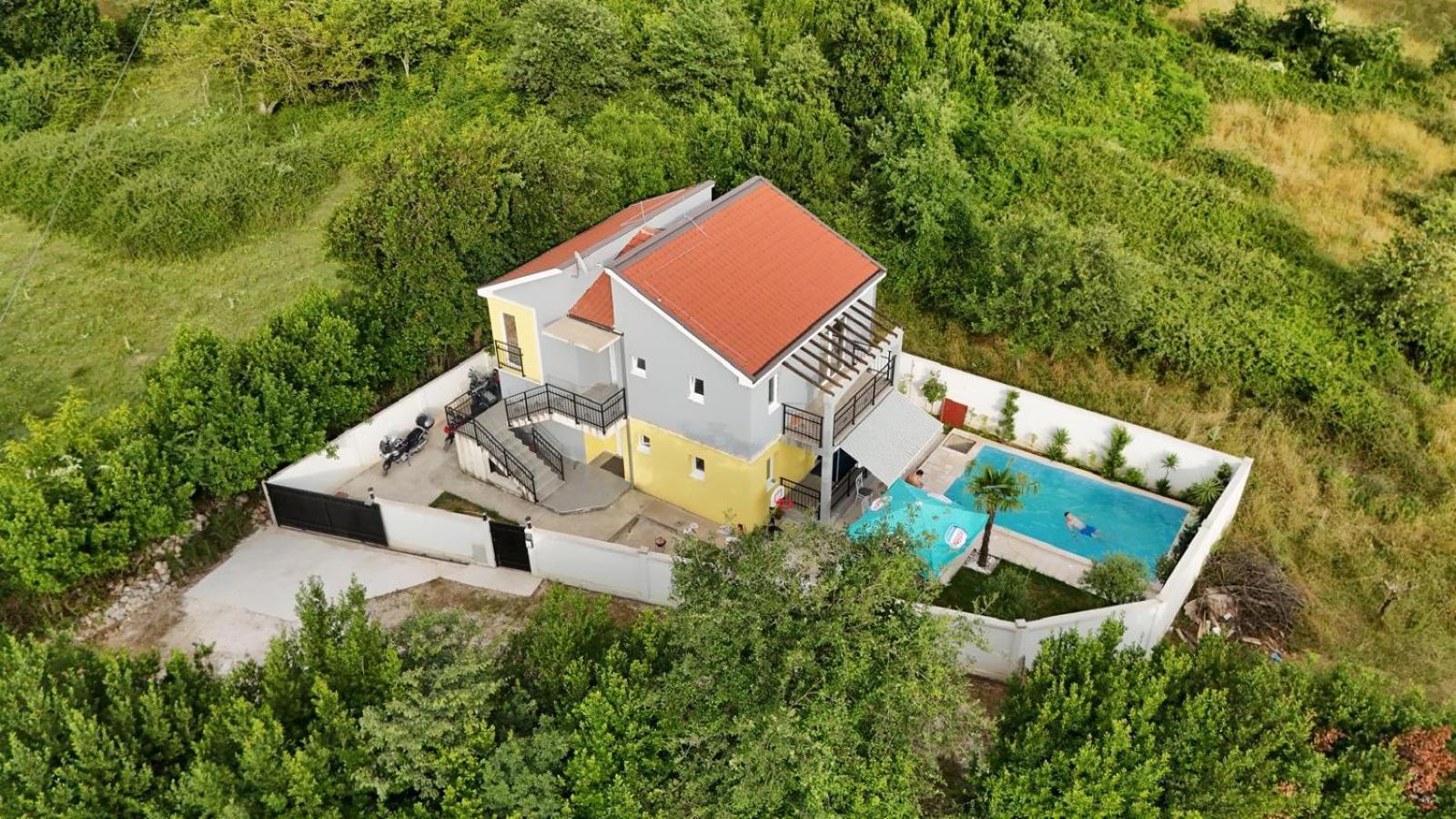 הוילה הרצג-נובי House With Pool - Mitrovic מראה חיצוני תמונה