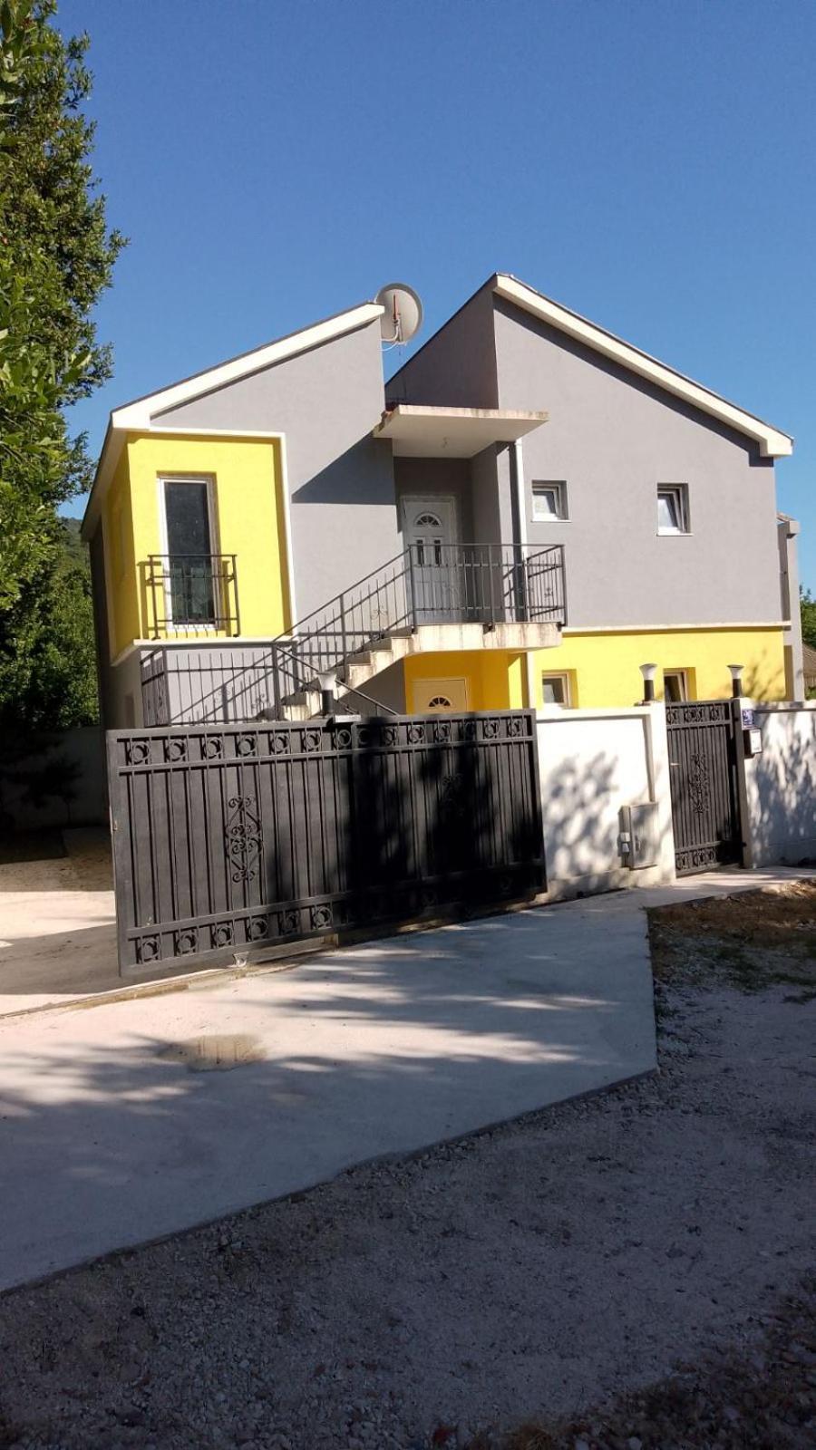 הוילה הרצג-נובי House With Pool - Mitrovic מראה חיצוני תמונה